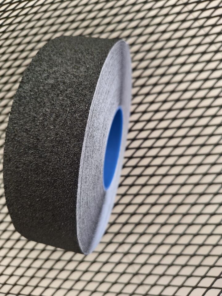 48mm x 25M Profesyonel Kaydırmaz Bant (Merdiven ve Zeminler İçin) + Sakarya İçi Uygulama Hizmeti
